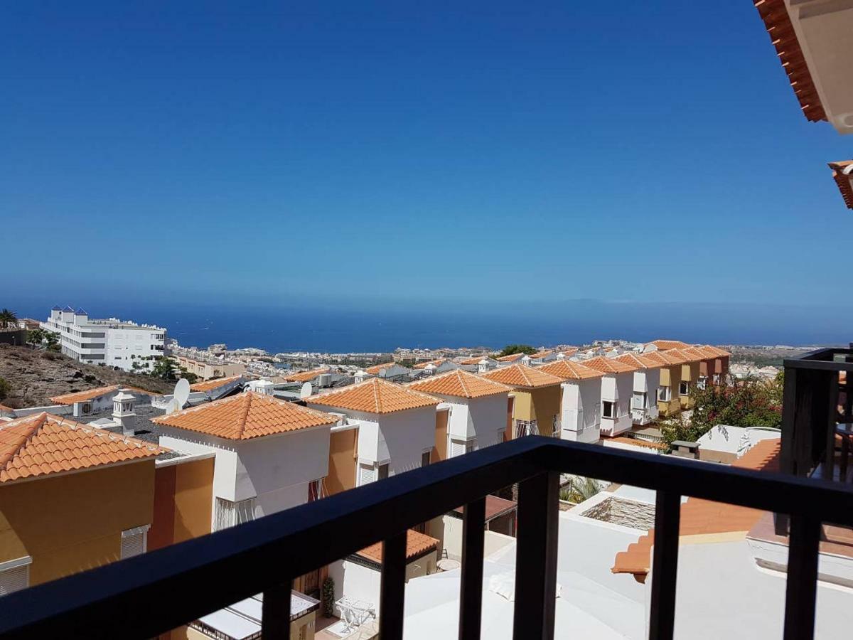 Villa Roque del Conde 3 with fantastic sea view, terrace, pool, Wifi, SAT-TV, garage Costa Adeje  Esterno foto