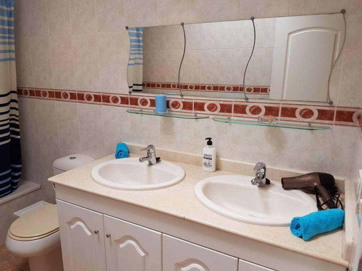 Villa Roque del Conde 3 with fantastic sea view, terrace, pool, Wifi, SAT-TV, garage Costa Adeje  Esterno foto